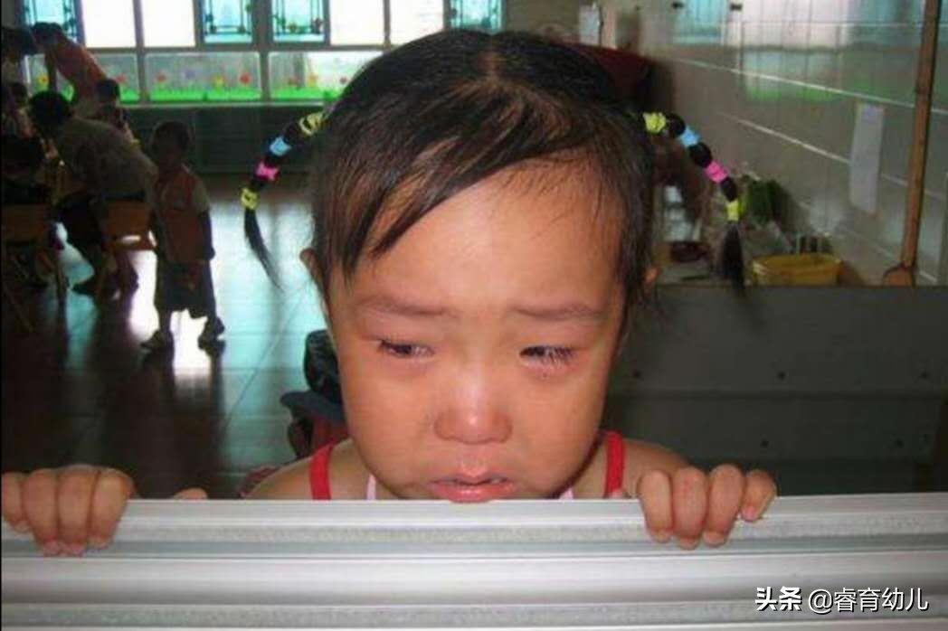 Gửi con 3 tuổi đi học hè cho tiện đi làm, mẹ sốc nặng khi về nhà con cứ ôm chặt quần, nói không đi vệ sinh được- Ảnh 1. Gửi con 3 tuổi đi học hè cho tiện đi làm, mẹ sốc nặng khi về nhà con cứ ôm chặt quần, nói không đi vệ sinh được- Ảnh 1.