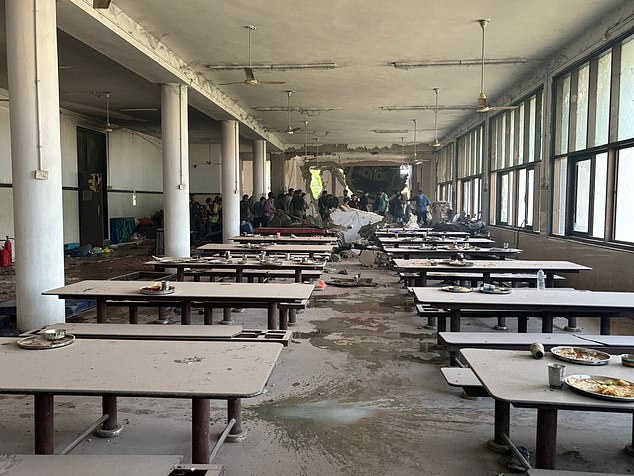 Thêm một kiếp nạn của Boeing: Từ "gã khổng lồ bầu trời" đến những thảm kịch đau thương- Ảnh 3.