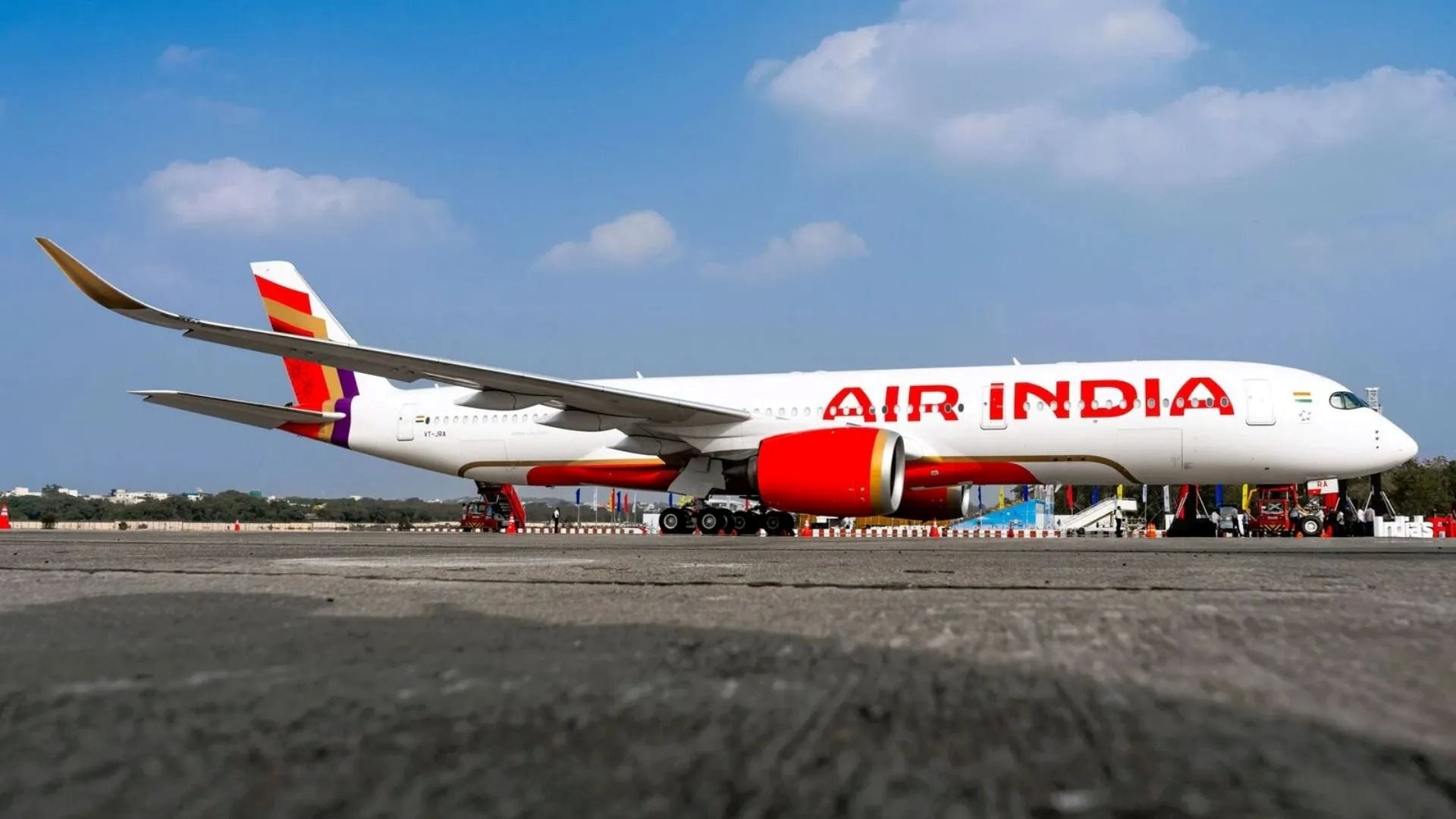 Máy bay chở 156 khách của Air India hạ cánh khẩn cấp vì bị đe dọa đánh bom- Ảnh 1. Máy bay chở 156 khách của Air India hạ cánh khẩn cấp vì bị đe dọa đánh bom- Ảnh 1.