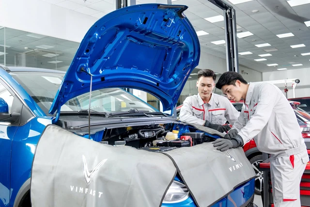 Đại lý VinFast bất ngờ tung ưu đãi hiếm có: Khách mang xe đi sửa được tặng tiền- Ảnh 1. Đại lý VinFast bất ngờ tung ưu đãi hiếm có: Khách mang xe đi sửa được tặng tiền- Ảnh 1.