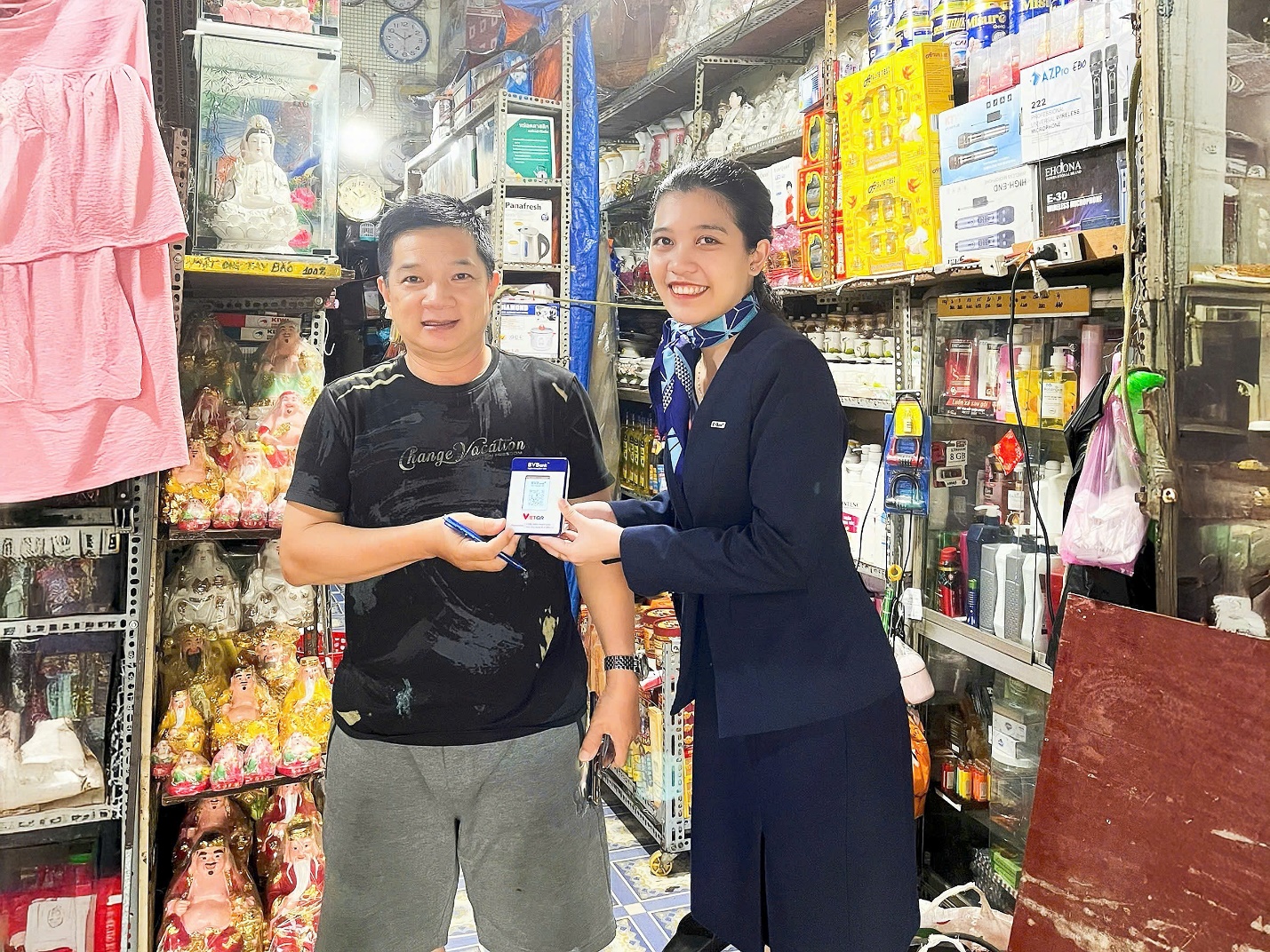 Chuyển đổi số cho hộ kinh doanh: Không chỉ là nghĩa vụ mà còn là cơ hội- Ảnh 2. Chuyển đổi số cho hộ kinh doanh: Không chỉ là nghĩa vụ mà còn là cơ hội- Ảnh 2.