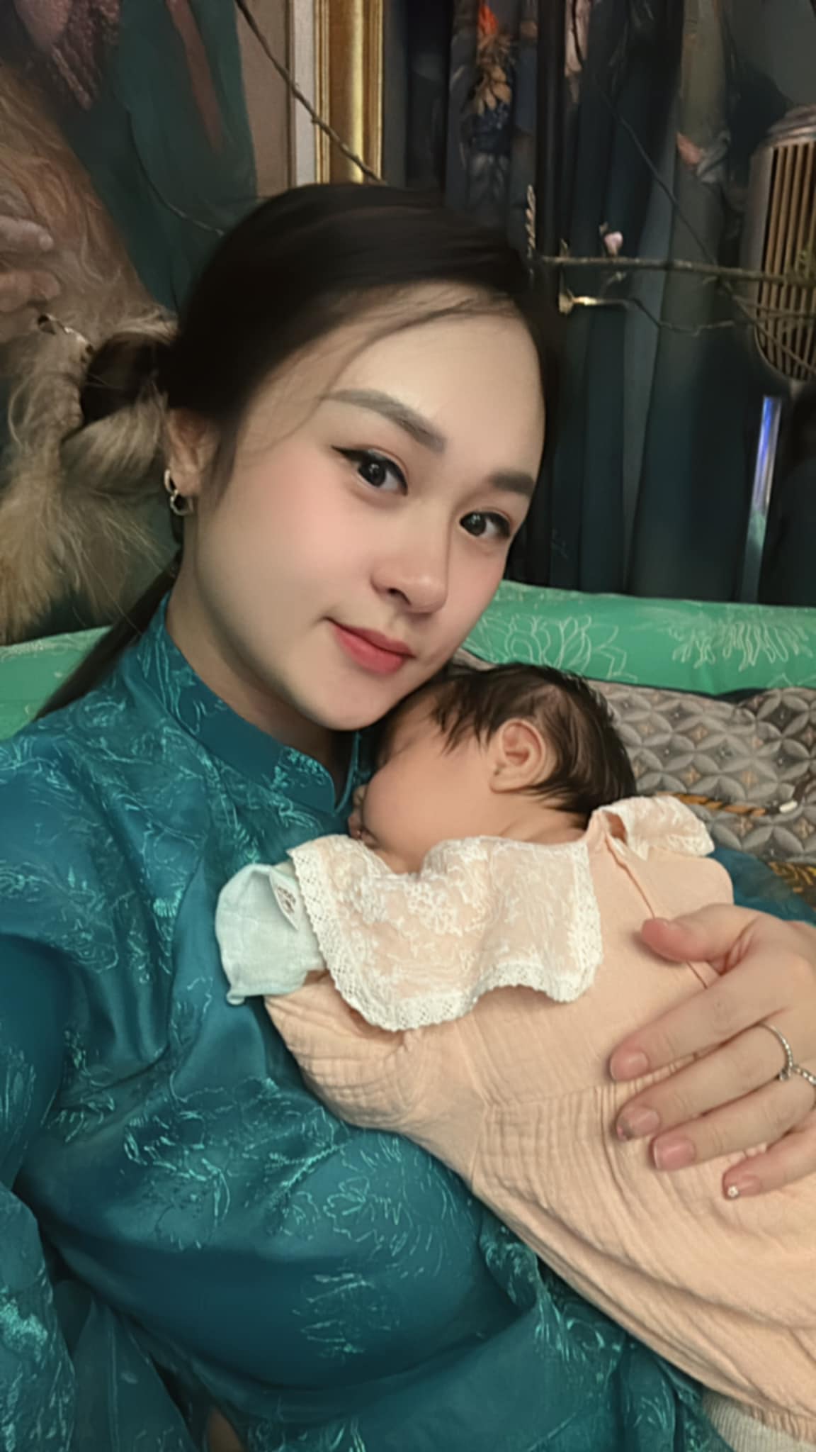 Con gái diva Thanh Lam chính thức gia nhập hội hot mom Việt, không ngờ mới sinh được 6 tháng mà nhan sắc cả mẹ và bé đều rực rỡ đến thế này!- Ảnh 7. Con gái diva Thanh Lam chính thức gia nhập hội hot mom Việt, không ngờ mới sinh được 6 tháng mà nhan sắc cả mẹ và bé đều rực rỡ đến thế này!- Ảnh 7.