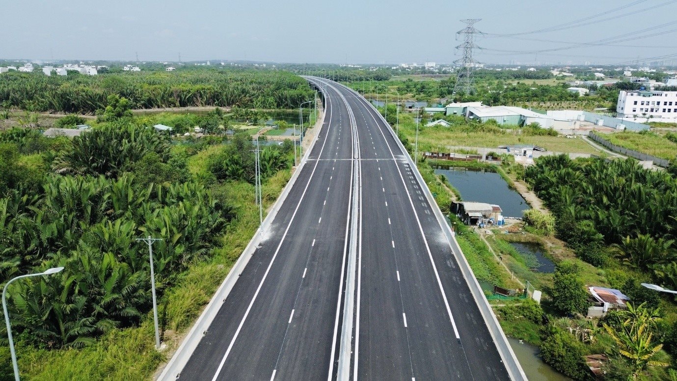 Thông xe gần 30km nối Long An với cảng Hiệp Phước và sân bay Long Thành, nhà đầu tư bắt đầu gom đất- Ảnh 2. Thông xe gần 30km nối Long An với cảng Hiệp Phước và sân bay Long Thành, nhà đầu tư bắt đầu gom đất- Ảnh 2.