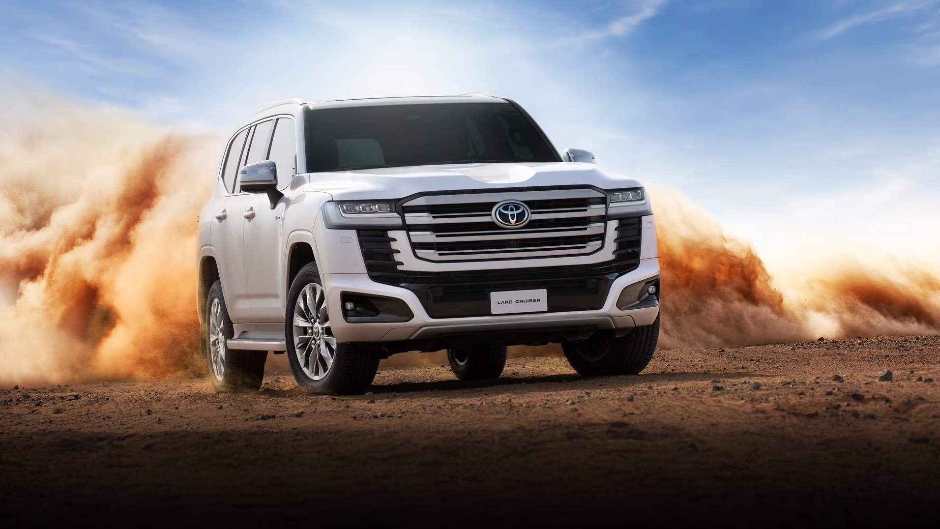 Toyota Land Cruiser thêm bản hybrid: Mạnh ngang Lexus LX 700h, bình xăng lớn, pin chịu được khắc nghiệt để off-road- Ảnh 1. Toyota Land Cruiser thêm bản hybrid: Mạnh ngang Lexus LX 700h, bình xăng lớn, pin chịu được khắc nghiệt để off-road- Ảnh 1.