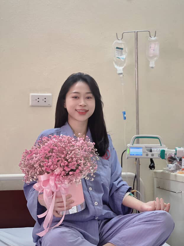 27 tuổi suy thận mạn giai đoạn cuối, mẹ lên bàn mổ cùng con: "Lúc đưa ra quyết định hiến thận, tôi không sợ hãi”- Ảnh 2.