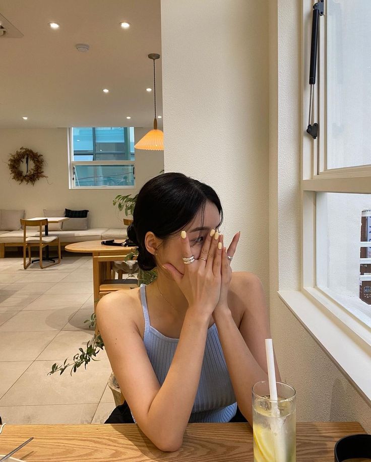 6 năm đi làm nhận lương 8 triệu, tiết kiệm được 16 triệu: Cô gái 28 tuổi hỏi 1 câu khiến tất cả ngao ngán!- Ảnh 1. 6 năm đi làm nhận lương 8 triệu, tiết kiệm được 16 triệu: Cô gái 28 tuổi hỏi 1 câu khiến tất cả ngao ngán!- Ảnh 1.