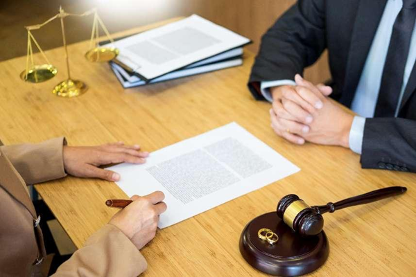 Viết di chúc để lại 5 mảnh đất cùng 13 cây vàng cho hàng xóm, người đàn ông khiến các con chết lặng- Ảnh 2. Viết di chúc để lại 5 mảnh đất cùng 13 cây vàng cho hàng xóm, người đàn ông khiến các con chết lặng- Ảnh 2.
