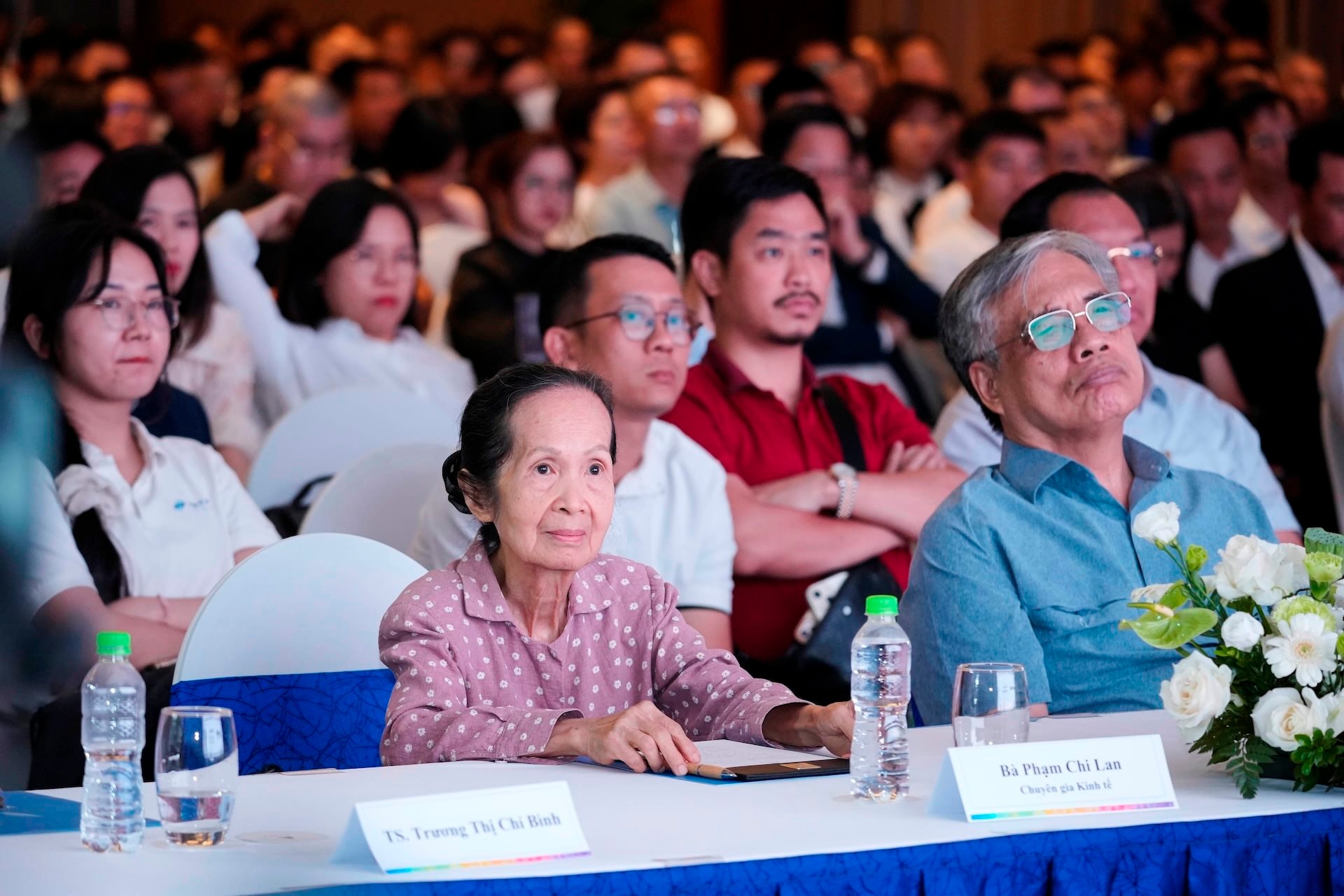 Sắp qua rồi nỗi buồn "ốc vít": Ở vai trò "người dẫn dắt", VinFast có thể làm nên kỳ tích như Toyota- Ảnh 2. Sắp qua rồi nỗi buồn "ốc vít": Ở vai trò "người dẫn dắt", VinFast có thể làm nên kỳ tích như Toyota- Ảnh 2.