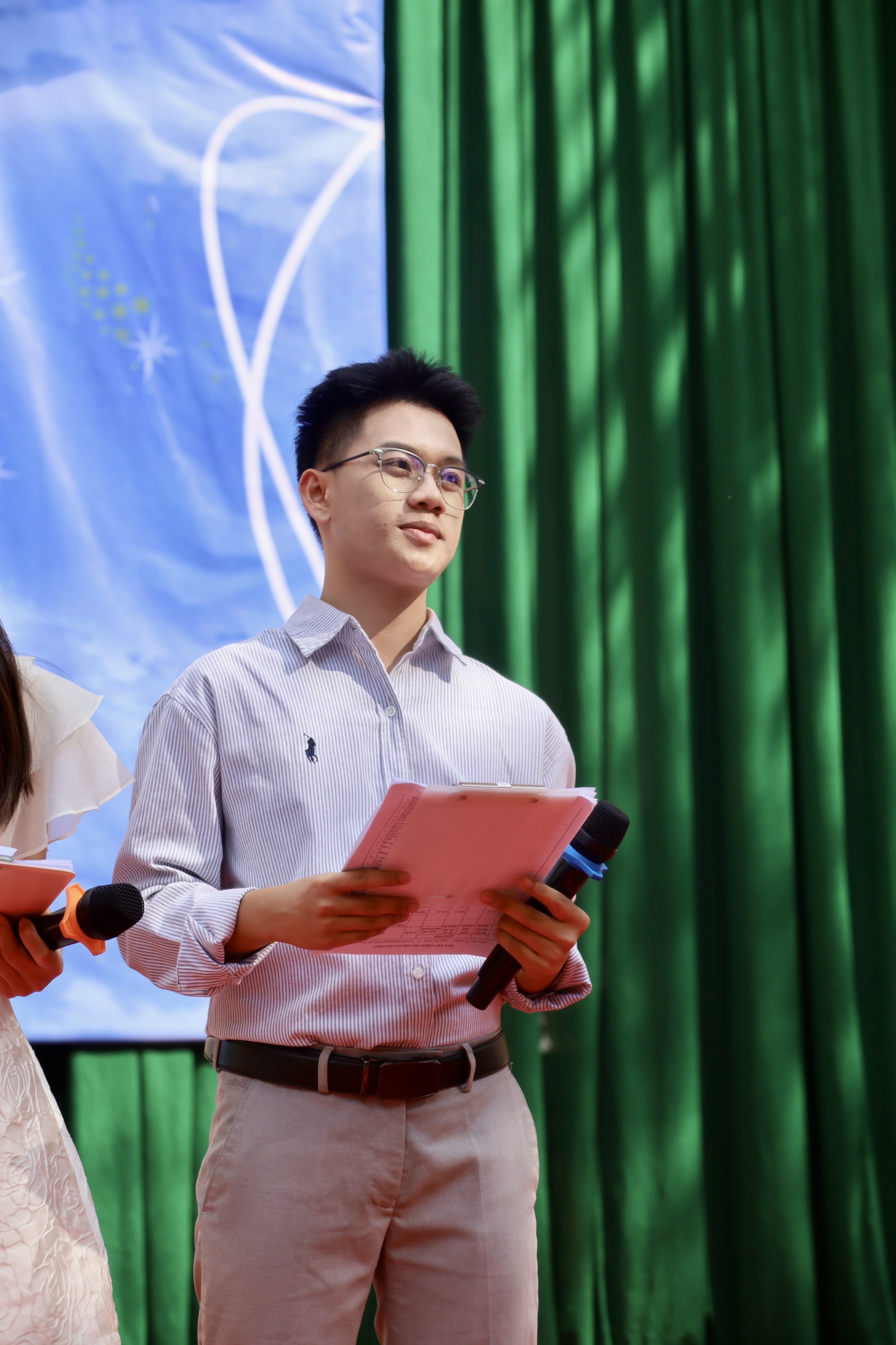 Nam sinh "đa nhiệm" nhất mùa hè này: Thức phỏng vấn lúc 3h sáng, vừa đi học vừa kinh doanh vẫn ẵm trọn học bổng 45 tỷ từ 20 trường- Ảnh 3. Nam sinh "đa nhiệm" nhất mùa hè này: Thức phỏng vấn lúc 3h sáng, vừa đi học vừa kinh doanh vẫn ẵm trọn học bổng 45 tỷ từ 20 trường- Ảnh 3.