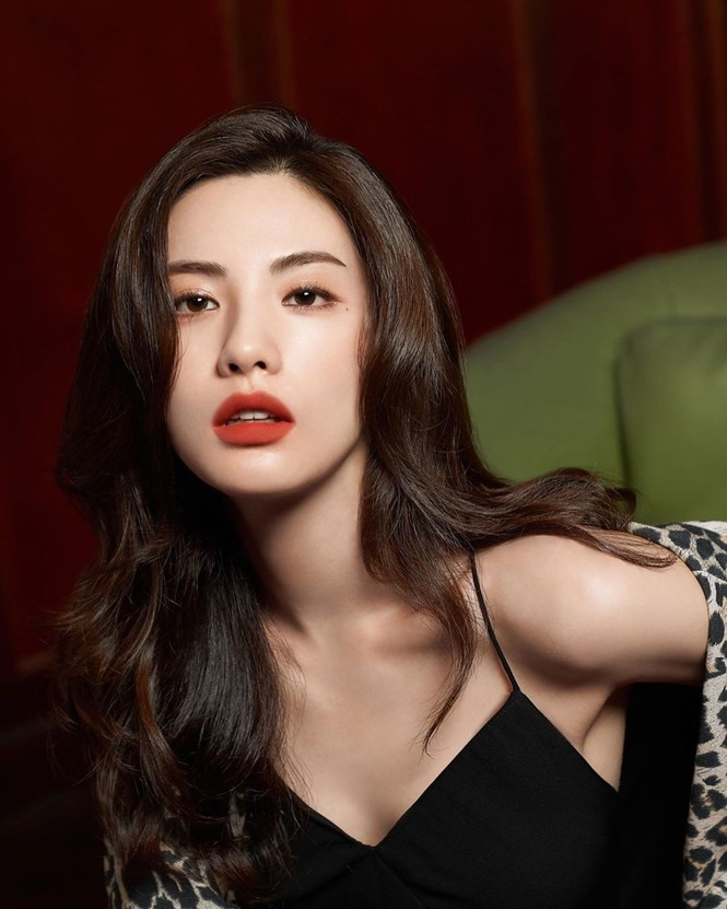 Mỹ nhân 12 lần lọt top đẹp nhất thế giới: Bị tẩy chay vì quá đẹp, đóng phim không màng tiền bạc- Ảnh 2. Mỹ nhân 12 lần lọt top đẹp nhất thế giới: Bị tẩy chay vì quá đẹp, đóng phim không màng tiền bạc- Ảnh 2.