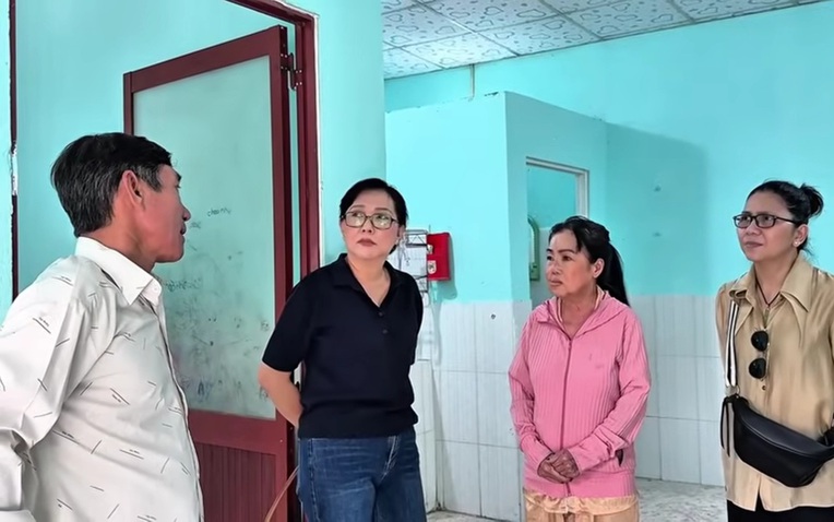 Nữ nghệ sĩ khổ tận cùng, không nhà cửa, ở lều 10m2 mất liên lạc 3 ngày, đàn em lo sợ qua tìm- Ảnh 1. Nữ nghệ sĩ khổ tận cùng, không nhà cửa, ở lều 10m2 mất liên lạc 3 ngày, đàn em lo sợ qua tìm- Ảnh 1.