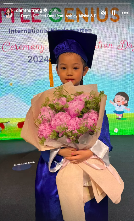 Đàm Thu Trang - Cường Đô la đi dự lễ bế giảng mẫu giáo của ái nữ ở trường quốc tế, nhìn là thấy chuẩn "rich kid"- Ảnh 1. Đàm Thu Trang - Cường Đô la đi dự lễ bế giảng mẫu giáo của ái nữ ở trường quốc tế, nhìn là thấy chuẩn "rich kid"- Ảnh 1.