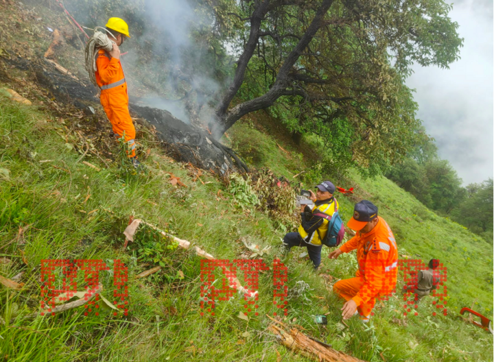 Trực thăng rơi tại Ấn Độ, 7 người thiệt mạng: Hé lộ nguyên nhân- Ảnh 1. Trực thăng rơi tại Ấn Độ, 7 người thiệt mạng: Hé lộ nguyên nhân- Ảnh 1.