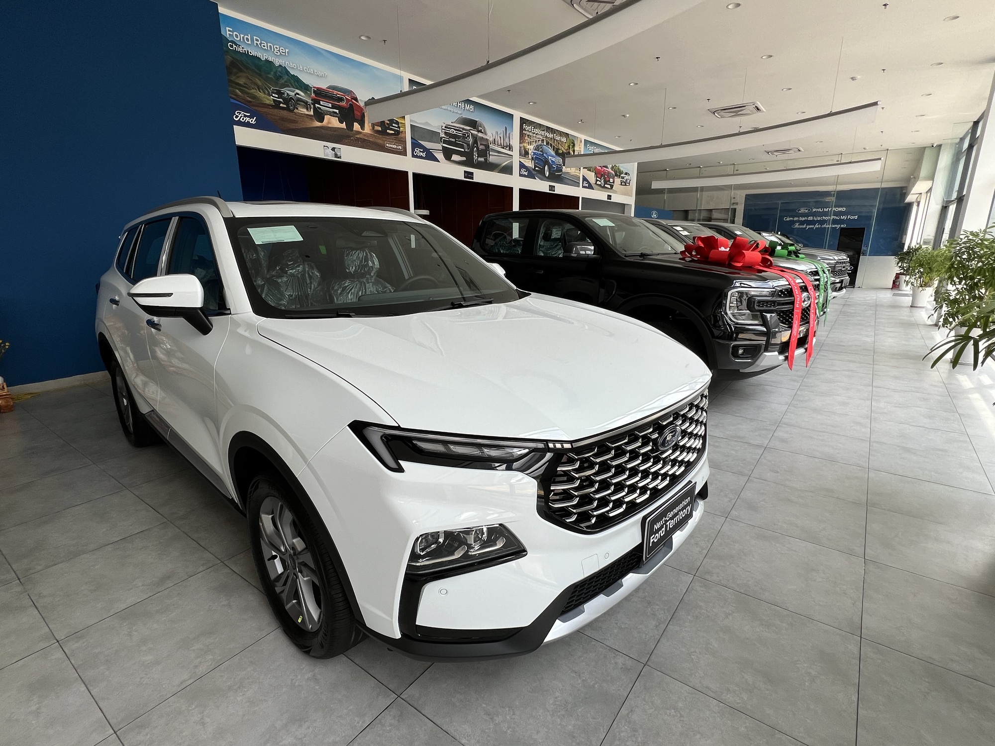 "Cuộc chiến" phân khúc xe gầm cao hạng C- Ảnh 1. "Cuộc chiến" phân khúc xe gầm cao hạng C- Ảnh 1.