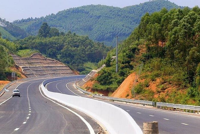 Gói thầu của Vinaconex tại cao tốc Vĩnh Hảo - Phan Thiết: Mới sử dụng 2 năm đã bong tróc, xuống cấp- Ảnh 1. Gói thầu của Vinaconex tại cao tốc Vĩnh Hảo - Phan Thiết: Mới sử dụng 2 năm đã bong tróc, xuống cấp- Ảnh 1.
