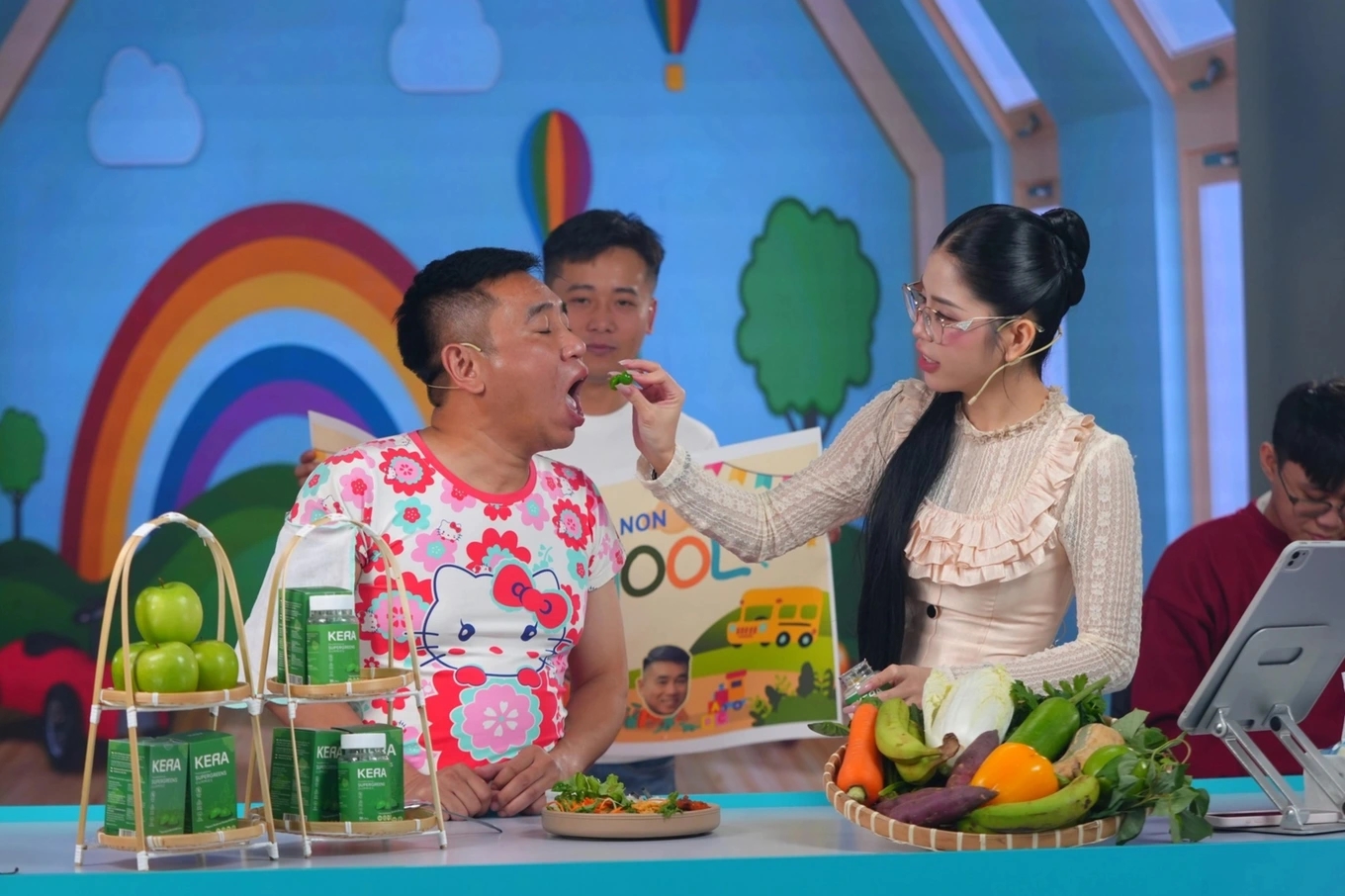 Chia sẻ đầu tiên của Tiến Nguyễn sau khi Quang Linh Vlogs, Hằng Du Mục bị bắt trong vụ KERA- Ảnh 5. Chia sẻ đầu tiên của Tiến Nguyễn sau khi Quang Linh Vlogs, Hằng Du Mục bị bắt trong vụ KERA- Ảnh 5.