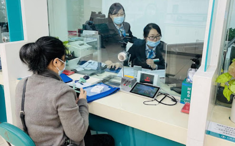 Chồng qua đời để lại sổ tiết kiệm 15 tỷ đồng, vợ chết sững khi ra ngân hàng yêu cầu rút tiền: “Cô không có quyền”- Ảnh 1. Chồng qua đời để lại sổ tiết kiệm 15 tỷ đồng, vợ chết sững khi ra ngân hàng yêu cầu rút tiền: “Cô không có quyền”- Ảnh 1.