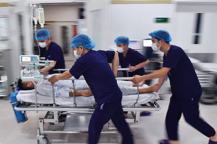 Khi ĐỘT QUỴ trở thành căn bệnh trẻ hóa đáng sợ nhất - Bác sĩ khuyên: Mùa hè nóng nực, ăn 4 món này không khác gì mời tử thần vào cửa!- Ảnh 1. Khi ĐỘT QUỴ trở thành căn bệnh trẻ hóa đáng sợ nhất - Bác sĩ khuyên: Mùa hè nóng nực, ăn 4 món này không khác gì mời tử thần vào cửa!- Ảnh 1.