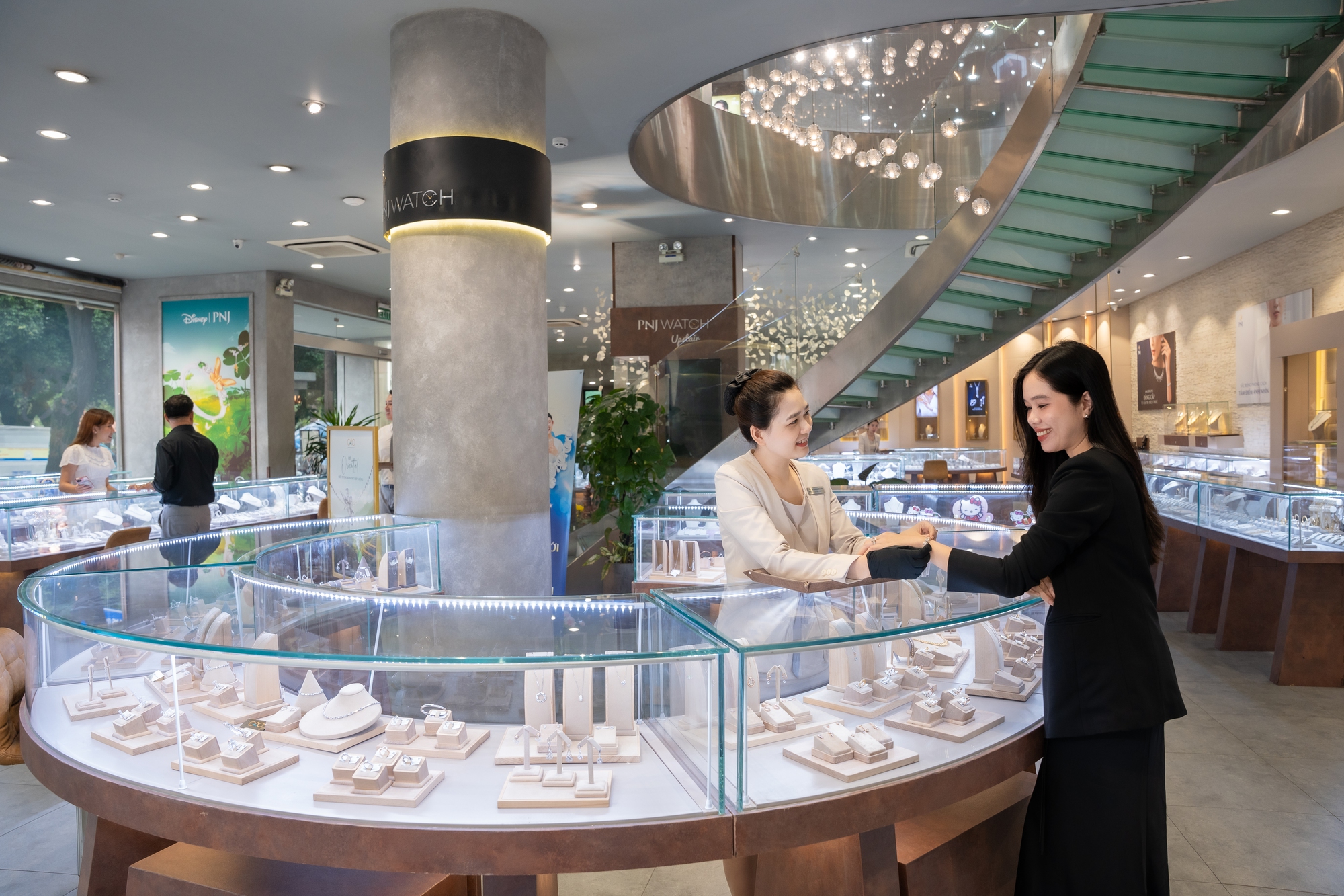 PNJ lần thứ hai liên tiếp vào danh sách Fortune 500 Đông Nam Á- Ảnh 2. PNJ lần thứ hai liên tiếp vào danh sách Fortune 500 Đông Nam Á- Ảnh 2.