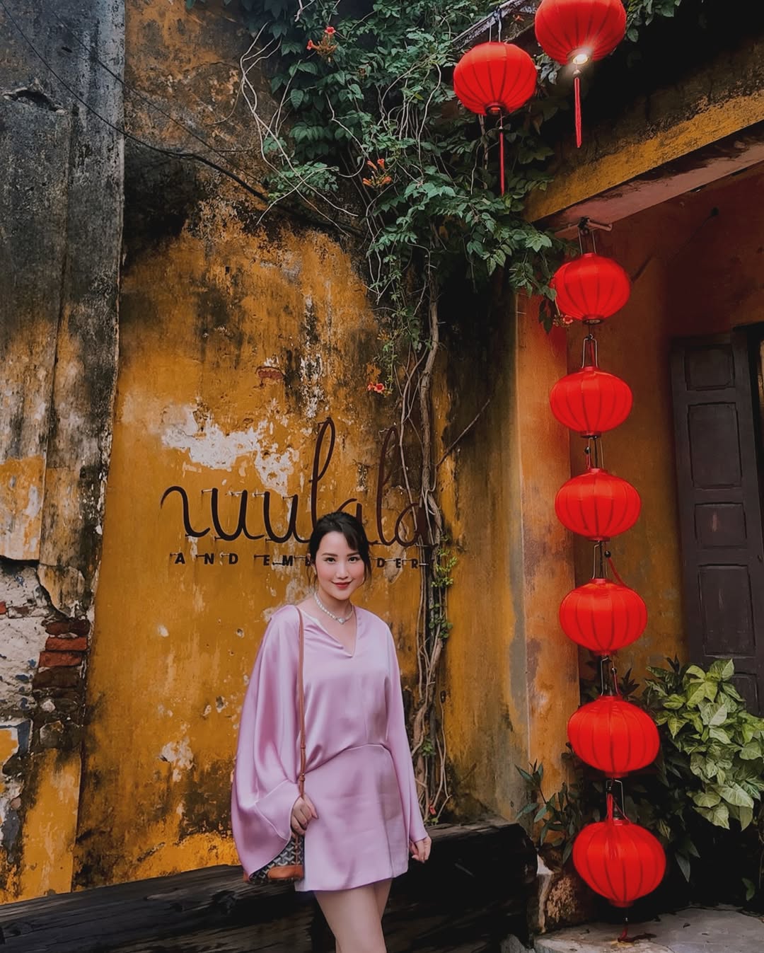 4 năm, đăng đúng 3 tấm ảnh có mặt vợ - cuộc hôn nhân ông chủ Saigon Square vẫn khiến người ta 4 năm, đăng đúng 3 tấm ảnh có mặt vợ - cuộc hôn nhân ông chủ Saigon Square vẫn khiến người ta