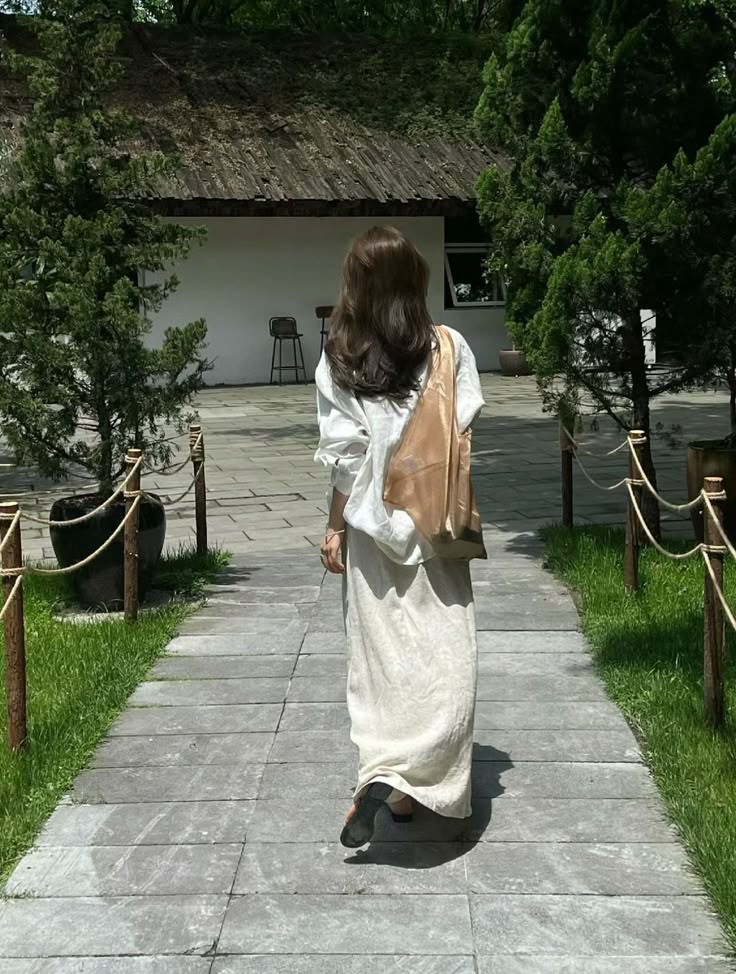 Mua 2 mảnh đất nhờ cầm hết lương của chồng- Ảnh 1. Mua 2 mảnh đất nhờ cầm hết lương của chồng- Ảnh 1.
