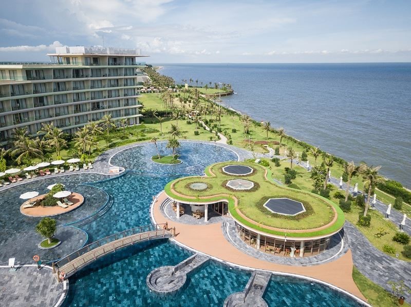 Vùng biển xứ Thanh không chỉ khiến người ta Vùng biển xứ Thanh không chỉ khiến người ta