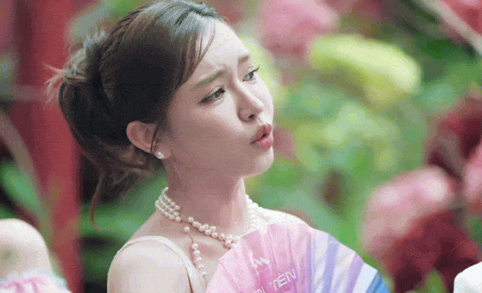 Tập 3 Em Xinh Say Hi: Bích Phương tá hoả khi nghe tên "người cũ", phải ríu rít giải thích vì câu nói này- Ảnh 1.