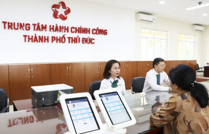 Người dân 12 phường mới ở Thủ Đức cần đến đâu để làm thủ tục giấy tờ?- Ảnh 1. Người dân 12 phường mới ở Thủ Đức cần đến đâu để làm thủ tục giấy tờ?- Ảnh 1.