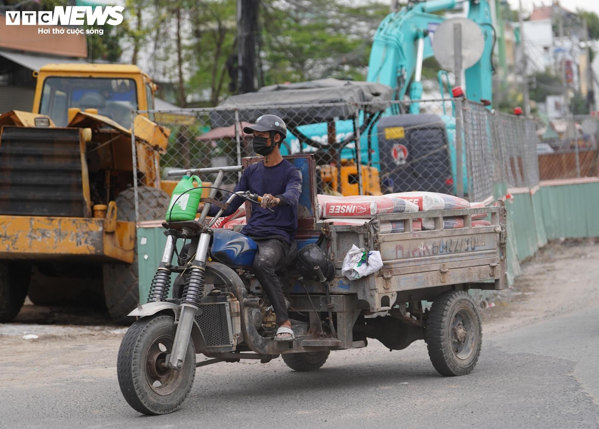 TP.HCM: Hơn 10 năm thi công, đường Lương Định Của chưa hẹn ngày về đích- Ảnh 6. TP.HCM: Hơn 10 năm thi công, đường Lương Định Của chưa hẹn ngày về đích- Ảnh 6.