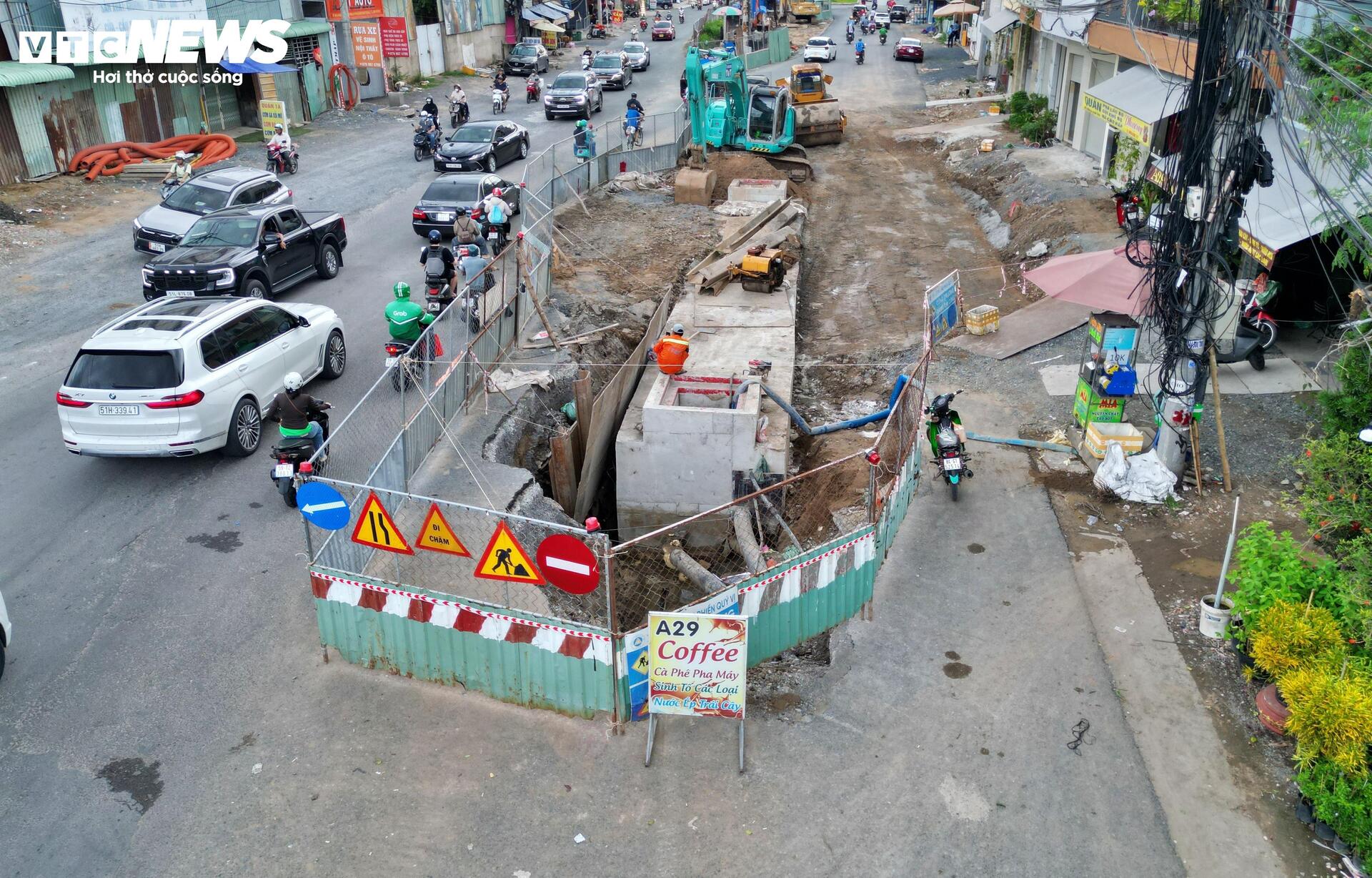 TP.HCM: Hơn 10 năm thi công, đường Lương Định Của chưa hẹn ngày về đích- Ảnh 8. TP.HCM: Hơn 10 năm thi công, đường Lương Định Của chưa hẹn ngày về đích- Ảnh 8.