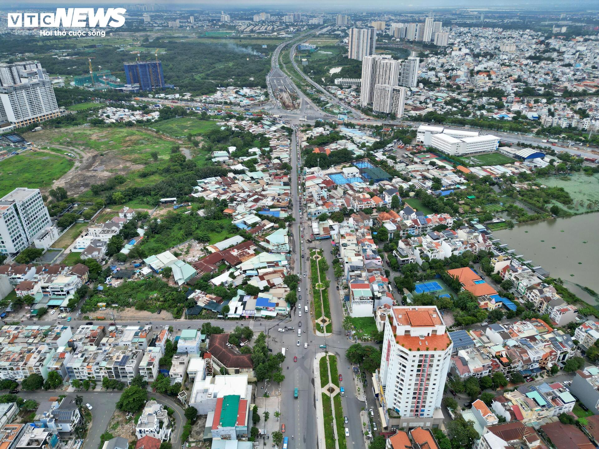 TP.HCM: Hơn 10 năm thi công, đường Lương Định Của chưa hẹn ngày về đích- Ảnh 12. TP.HCM: Hơn 10 năm thi công, đường Lương Định Của chưa hẹn ngày về đích- Ảnh 12.