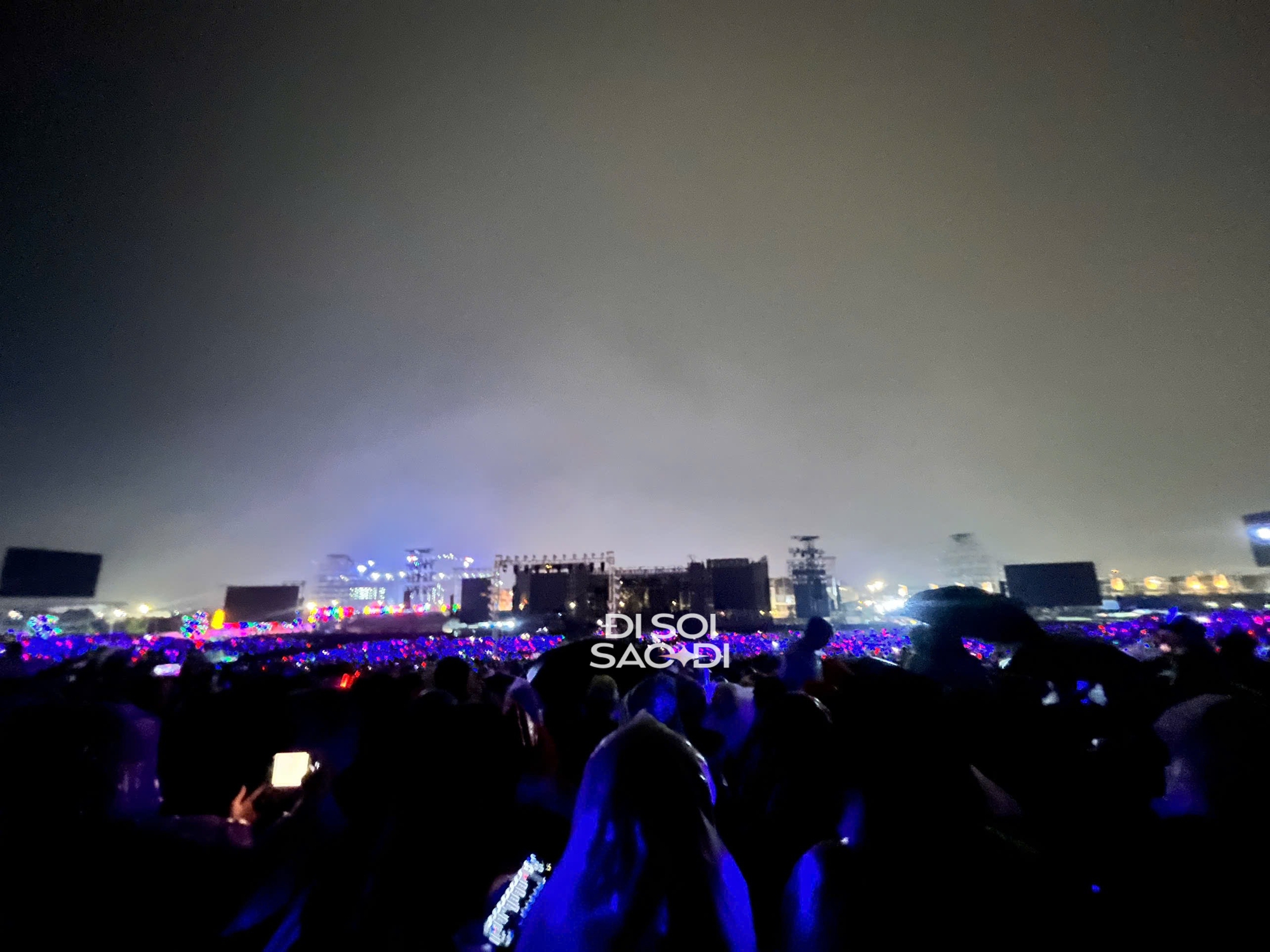 Concert Anh Trai Vượt Ngàn Chông Gai buộc phải dừng giữa chừng, mưa lớn kèm sấm sét khiến toàn bộ hệ thống âm thanh - ánh sáng tê liệt- Ảnh 6.