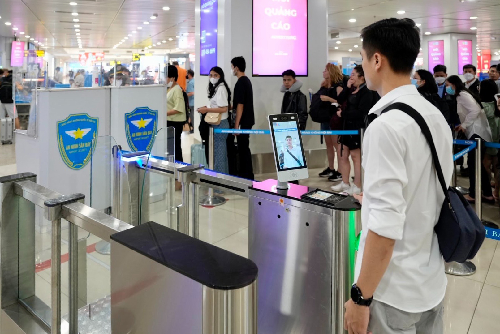 Cách xác thực Face ID làm thủ tục bay chỉ trong 1 phút, không cần bất kỳ giấy tờ nào!- Ảnh 1. Cách xác thực Face ID làm thủ tục bay chỉ trong 1 phút, không cần bất kỳ giấy tờ nào!- Ảnh 1.