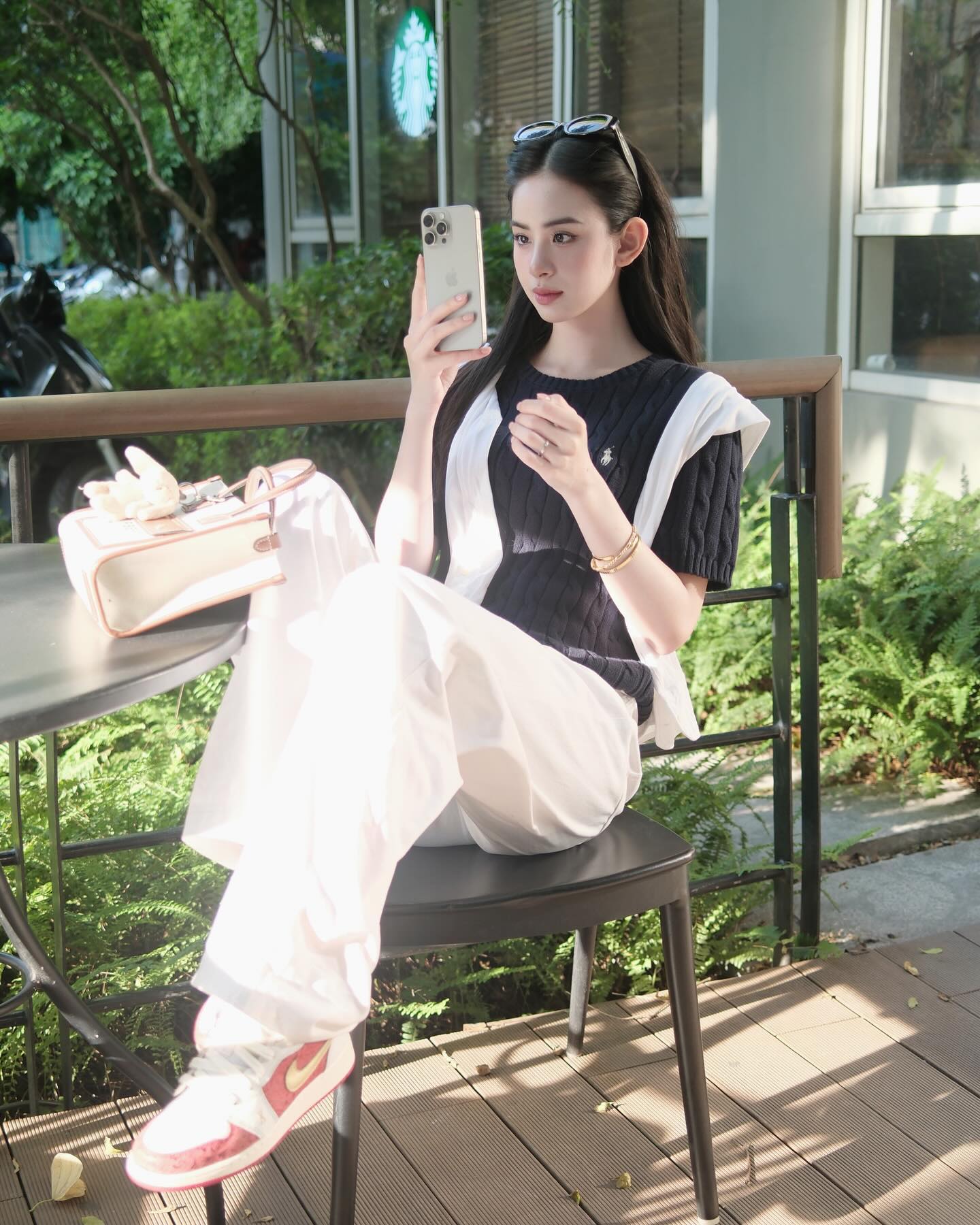 "Dâu hào môn" Hương Liên tái xuất MXH, không ẩn mình như Phương Nhi nhưng 1 thứ đã thay đổi- Ảnh 8. "Dâu hào môn" Hương Liên tái xuất MXH, không ẩn mình như Phương Nhi nhưng 1 thứ đã thay đổi- Ảnh 8.
