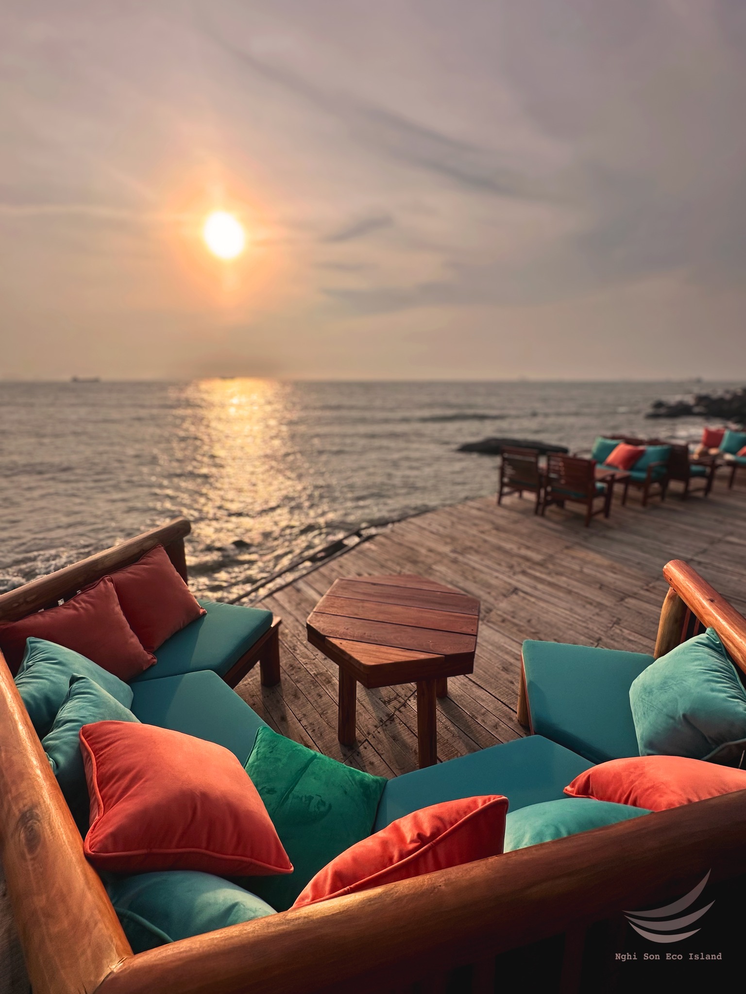 Vùng biển xứ Thanh không chỉ khiến người ta Vùng biển xứ Thanh không chỉ khiến người ta