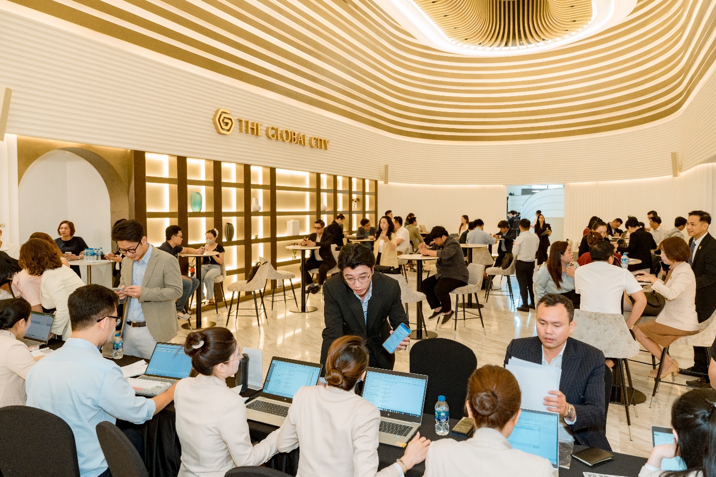 Hàng trăm khách hàng tham dự sự kiện giới thiệu chính thức dự án Lumière Midtown- Ảnh 1. Hàng trăm khách hàng tham dự sự kiện giới thiệu chính thức dự án Lumière Midtown- Ảnh 1.