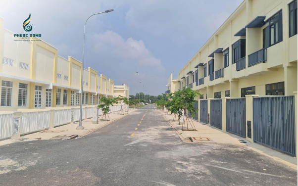 Bất ngờ phân khúc nhà phố xuất hiện mốc giá 1,2 tỷ đồng/căn- Ảnh 1.