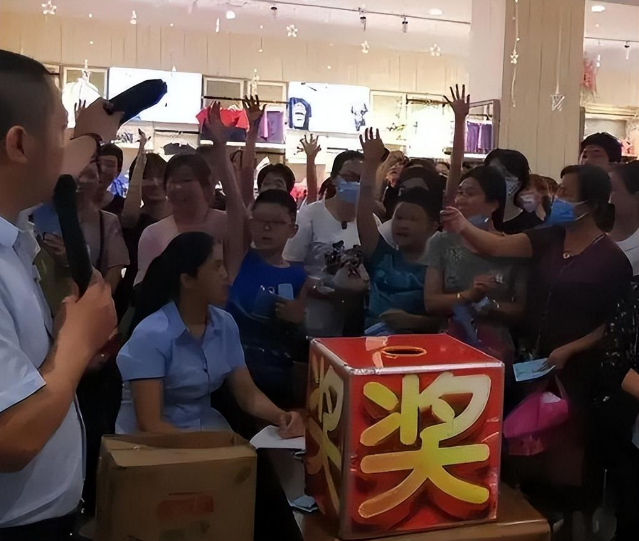 Rút thăm trúng thưởng căn hộ 90m2, người đàn ông chờ 18 tháng chưa được bàn giao, chủ đầu tư tuyên bố: "Giải thưởng không hợp pháp, anh không được nhận nhà"- Ảnh 1. Rút thăm trúng thưởng căn hộ 90m2, người đàn ông chờ 18 tháng chưa được bàn giao, chủ đầu tư tuyên bố: "Giải thưởng không hợp pháp, anh không được nhận nhà"- Ảnh 1.