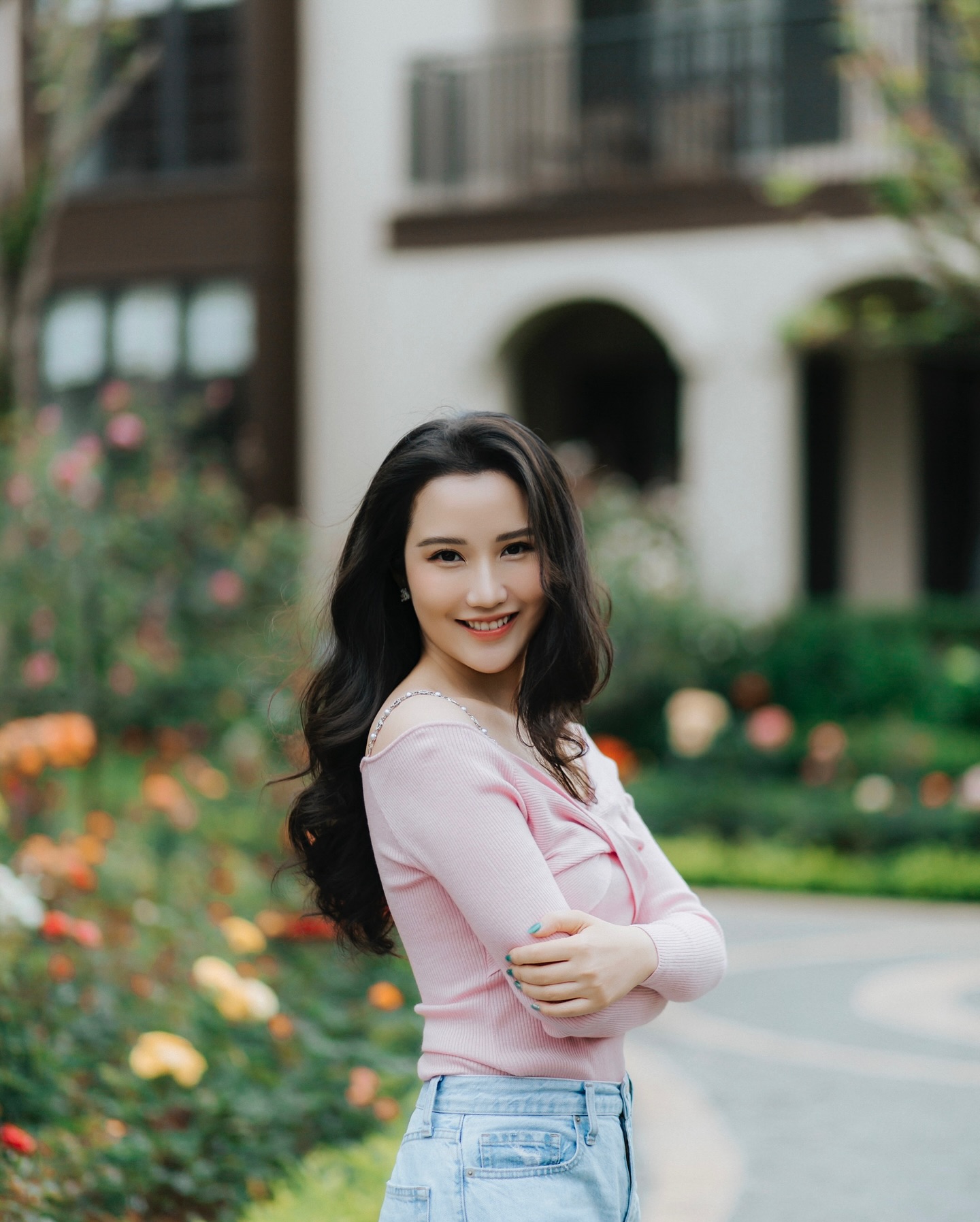 4 năm, đăng đúng 3 tấm ảnh có mặt vợ - cuộc hôn nhân ông chủ Saigon Square vẫn khiến người ta 4 năm, đăng đúng 3 tấm ảnh có mặt vợ - cuộc hôn nhân ông chủ Saigon Square vẫn khiến người ta