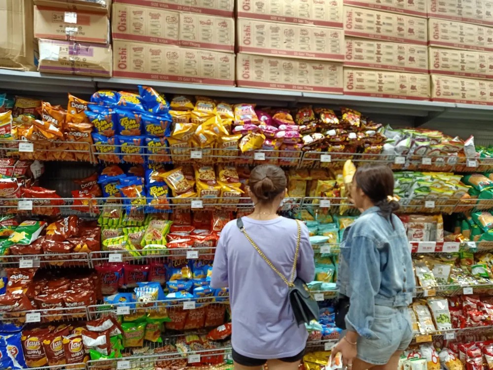 “Quà vặt tuổi thơ của nhiều trẻ em Việt”: Snack Oishi - Từ cửa hàng bột ngô trên con phố nghèo đến đế chế tỉ đô thống lĩnh toàn Đông Nam Á- Ảnh 3. “Quà vặt tuổi thơ của nhiều trẻ em Việt”: Snack Oishi - Từ cửa hàng bột ngô trên con phố nghèo đến đế chế tỉ đô thống lĩnh toàn Đông Nam Á- Ảnh 3.
