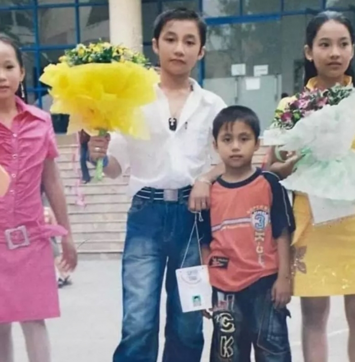 Lần đầu công khai bức ảnh Sơn Tùng làm nhạc thời chưa nổi tiếng, danh tính người chụp gây sốc- Ảnh 4. Lần đầu công khai bức ảnh Sơn Tùng làm nhạc thời chưa nổi tiếng, danh tính người chụp gây sốc- Ảnh 4.