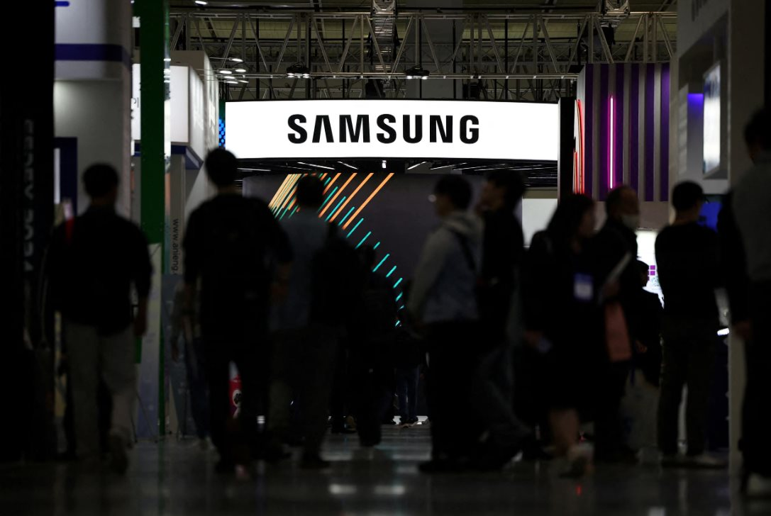 Mặt tối bên trong đế chế Samsung trị giá 271 tỷ USD: Lãnh đạo ép nhân viên làm đêm miễn phí, lập báo cáo giả thổi phồng kết quả- Ảnh 1. Mặt tối bên trong đế chế Samsung trị giá 271 tỷ USD: Lãnh đạo ép nhân viên làm đêm miễn phí, lập báo cáo giả thổi phồng kết quả- Ảnh 1.
