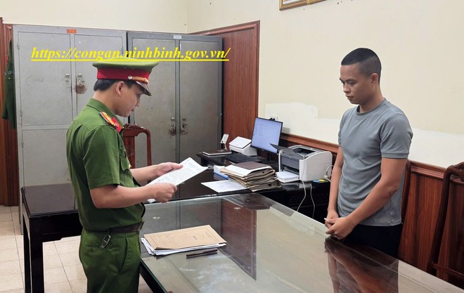 Kiểm tra công ty của giám đốc Trần Đại Phúc và một Tiktoker nổi tiếng, công an thu giữ gì?- Ảnh 1. Kiểm tra công ty của giám đốc Trần Đại Phúc và một Tiktoker nổi tiếng, công an thu giữ gì?- Ảnh 1.