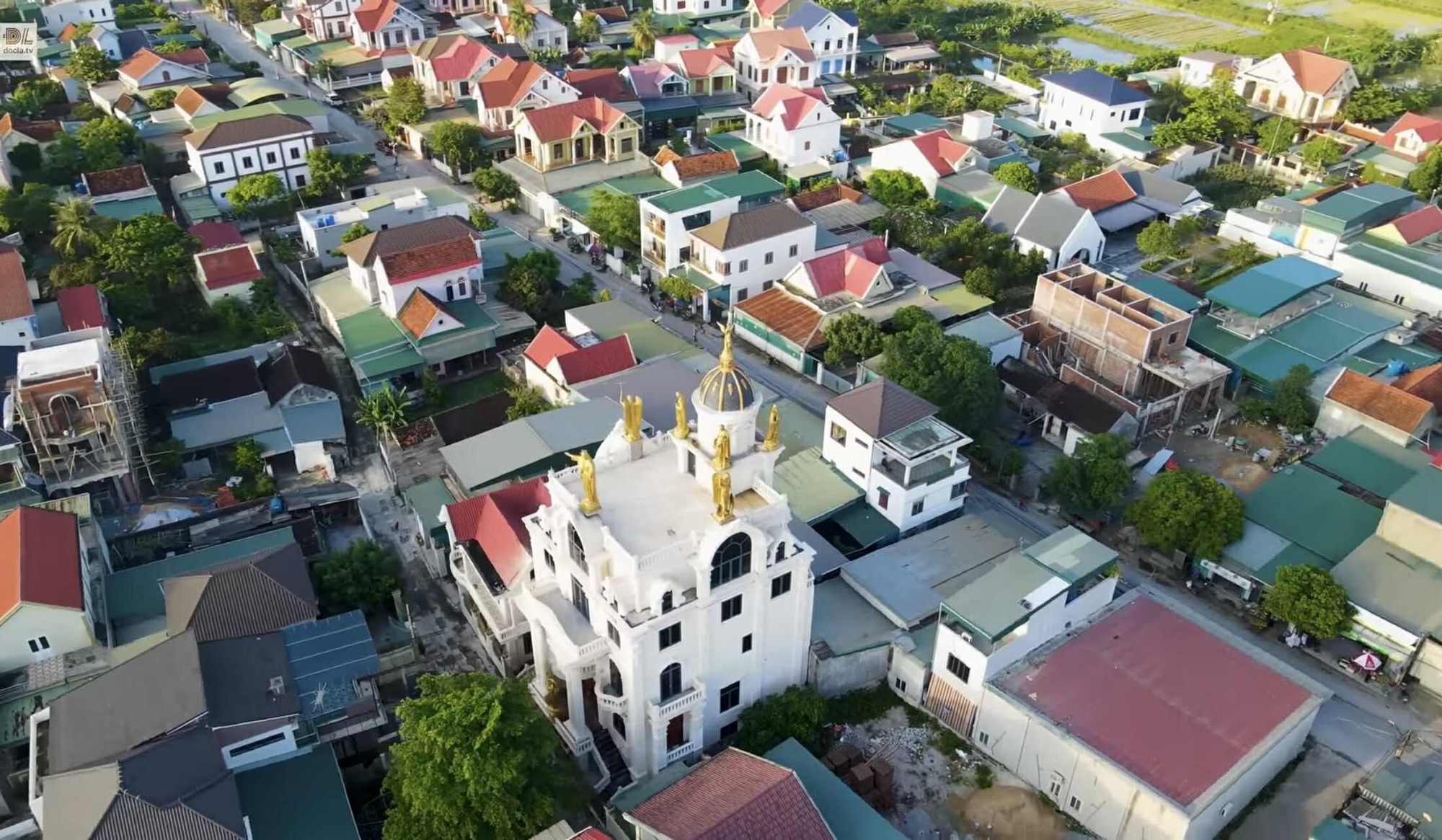 Cặp vợ chồng ở Nghệ An sinh 16 người con, nhà toàn biệt thự, tiết lộ bí quyết càng đẻ càng giàu- Ảnh 5. Cặp vợ chồng ở Nghệ An sinh 16 người con, nhà toàn biệt thự, tiết lộ bí quyết càng đẻ càng giàu- Ảnh 5.