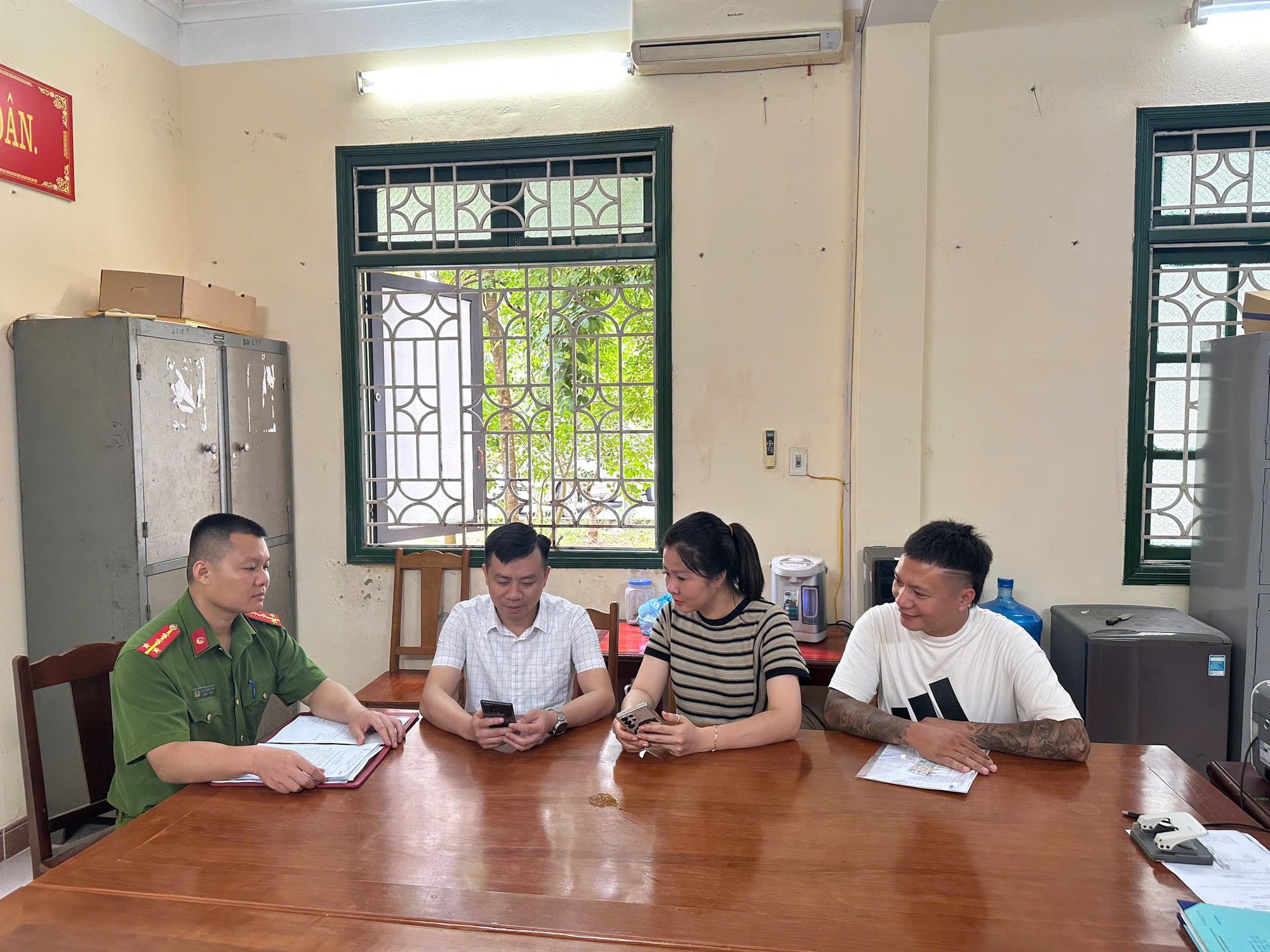 Tài khoản BIDV nhận được gần 500 triệu đồng, 3 ngày sau, người đàn ông mới trình báo: Công an và ngân hàng phải vào cuộc - Ảnh 1. Tài khoản BIDV nhận được gần 500 triệu đồng, 3 ngày sau, người đàn ông mới trình báo: Công an và ngân hàng phải vào cuộc - Ảnh 1.
