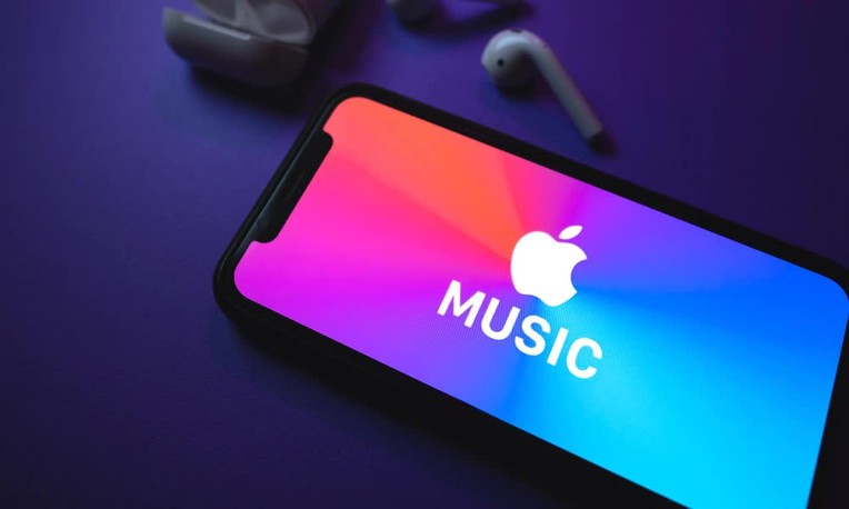 Sếp Apple Music chỉ trích mạnh mẽ các dịch vụ nghe nhạc miễn phí, gọi đó là "sai lầm khủng khiếp"- Ảnh 1.