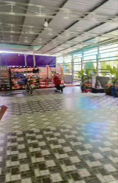 "Đặc sản" nhà miền Tây: Rộng "vô cùng tận", lắt léo như mê cung, gạch hoa sáng bóng cả sân, chỉ quét nhà thôi cũng bở hơi tai- Ảnh 22. "Đặc sản" nhà miền Tây: Rộng "vô cùng tận", lắt léo như mê cung, gạch hoa sáng bóng cả sân, chỉ quét nhà thôi cũng bở hơi tai- Ảnh 22.