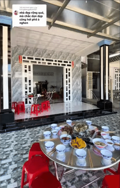 "Đặc sản" nhà miền Tây: Rộng "vô cùng tận", lắt léo như mê cung, gạch hoa sáng bóng cả sân, chỉ quét nhà thôi cũng bở hơi tai- Ảnh 5. "Đặc sản" nhà miền Tây: Rộng "vô cùng tận", lắt léo như mê cung, gạch hoa sáng bóng cả sân, chỉ quét nhà thôi cũng bở hơi tai- Ảnh 5.