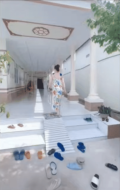 "Đặc sản" nhà miền Tây: Rộng "vô cùng tận", lắt léo như mê cung, gạch hoa sáng bóng cả sân, chỉ quét nhà thôi cũng bở hơi tai- Ảnh 2. "Đặc sản" nhà miền Tây: Rộng "vô cùng tận", lắt léo như mê cung, gạch hoa sáng bóng cả sân, chỉ quét nhà thôi cũng bở hơi tai- Ảnh 2.