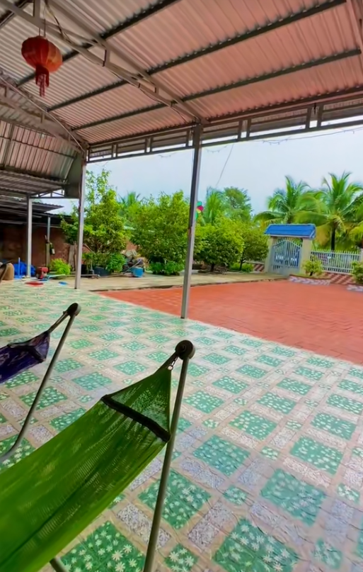"Đặc sản" nhà miền Tây: Rộng "vô cùng tận", lắt léo như mê cung, gạch hoa sáng bóng cả sân, chỉ quét nhà thôi cũng bở hơi tai- Ảnh 20. "Đặc sản" nhà miền Tây: Rộng "vô cùng tận", lắt léo như mê cung, gạch hoa sáng bóng cả sân, chỉ quét nhà thôi cũng bở hơi tai- Ảnh 20.